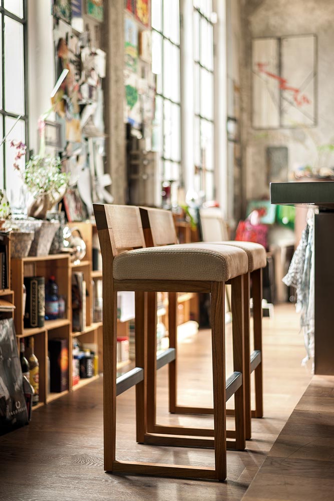 Высокие табуреты Gallery 2