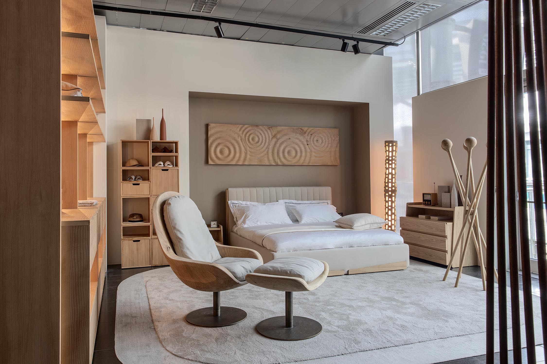 URCA NIGHT DRESSER Gallery 6